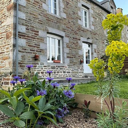 Maison De La Besliere Meuble De Tourisme 2 Etoiles Folligny Kültér fotó