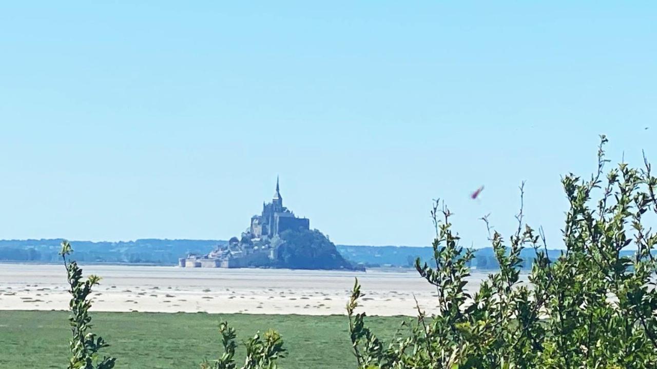 Maison De La Besliere Meuble De Tourisme 2 Etoiles Folligny Kültér fotó